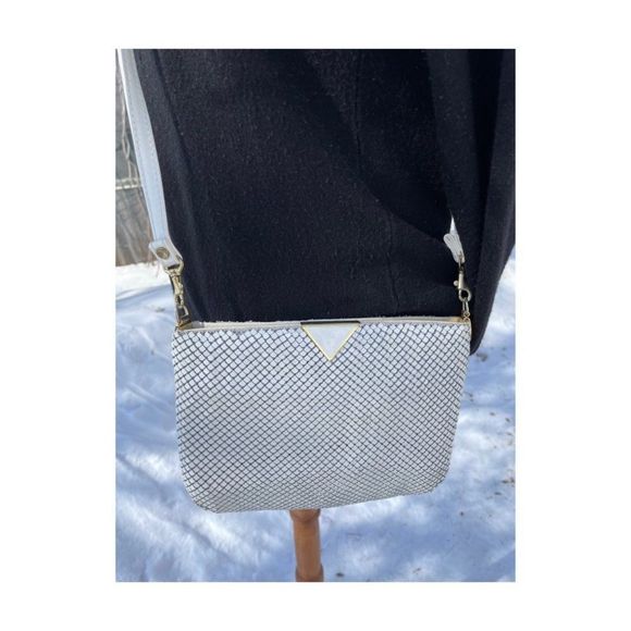 Vintage 80s Chain Mail Bag Crossbody Clutch Inverted Triangle Gold White - Picture 1 of 14